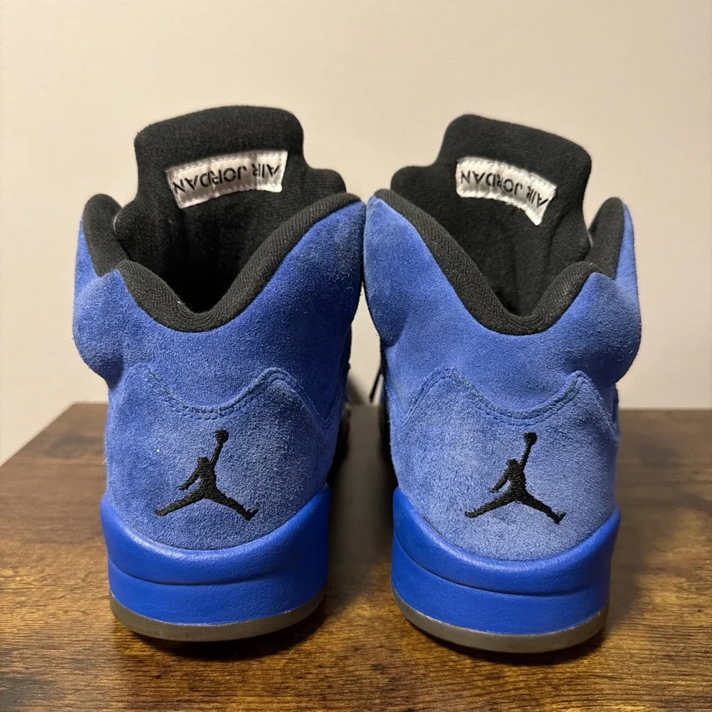 Air Jordan 5 Retro Men's Size 9 Blue Suede Athletic Mid-Trainer Sneakers, USED